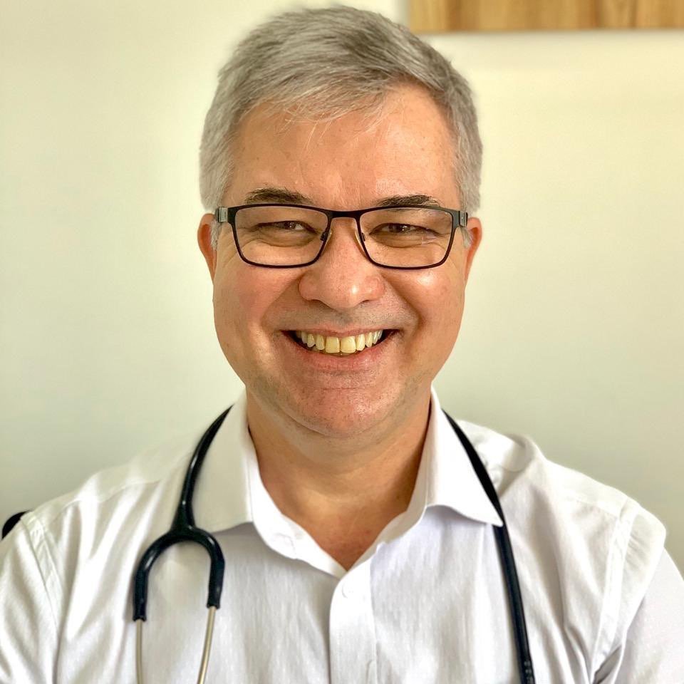 Dr. Roberto Viana